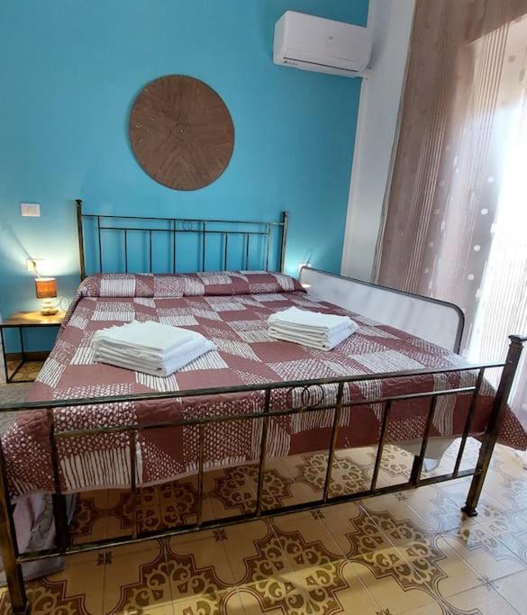 La Pintadera Sarda Apartment Карбония Екстериор снимка